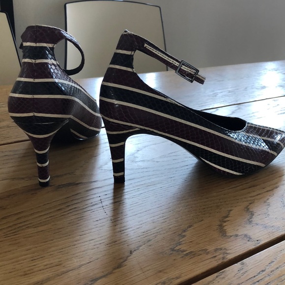 & Other Stories kitten heels with ankle straps - Picture 3 of 5